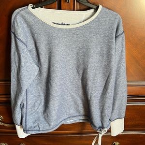 Tommy Bahama Blue and Cream Sweatshirt